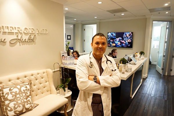 Dr. David Nazarian MD in Beverly Hills, CA
