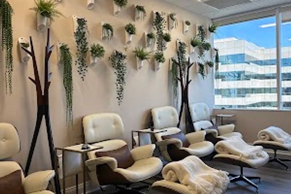 Evolve Anti-Aging in Encino, CA