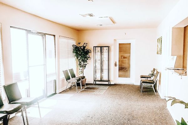 La Clinica Natural in Phoenix, AZ