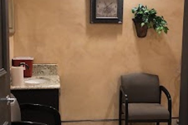 Skinny Me Med in Canoga Park, CA