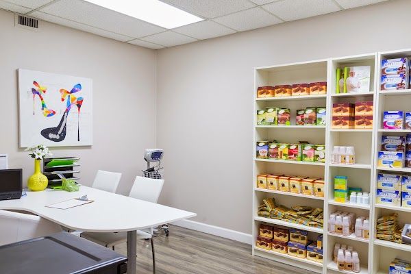 Skinny Me Med in Van Nuys, CA