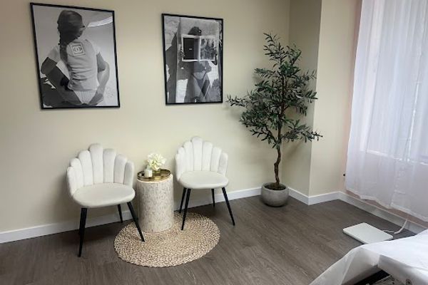 The Contour Lounge in Glendale, CA